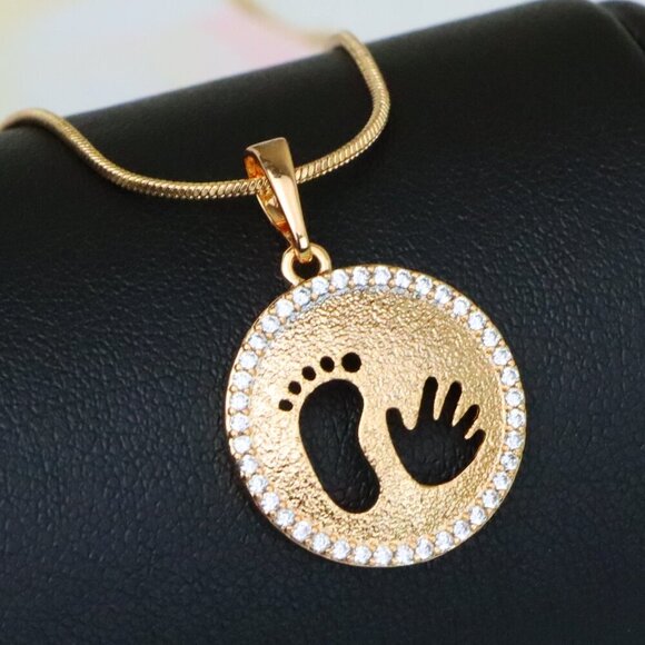 "Rose Gold Round Pendant with Baby Footprint and Handprint Cutout, XPPT1397 - Picture 1 of 13